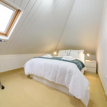 Banda Alem By Mth * Tabua (Madeira)