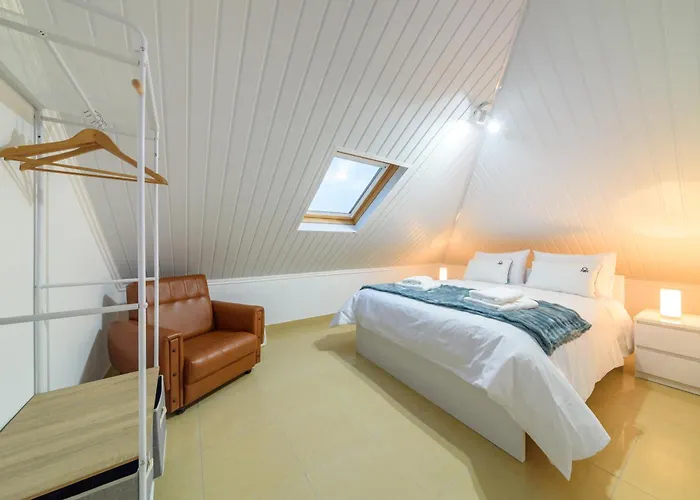 Banda Além By Mth Tabua (Madeira)