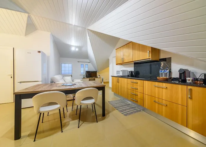 Banda Alem By Mth Tabua (Madeira)