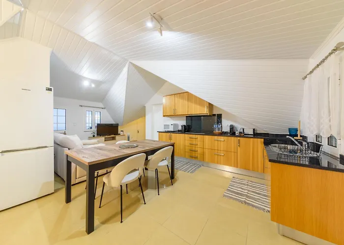 Banda Alem By Mth * Tabua (Madeira)